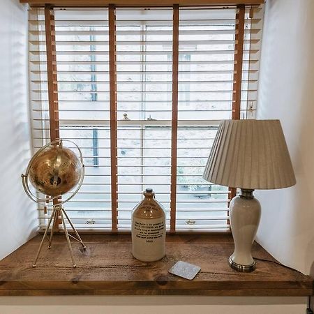 Fryers Cottage - Beautiful 2 Bedroom Town & Country Cottage On Edge Of Peak District Wirksworth エクステリア 写真