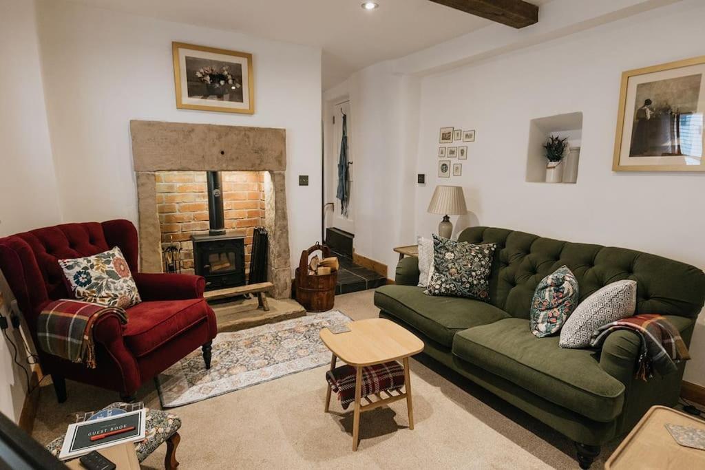 Fryers Cottage - Beautiful 2 Bedroom Town & Country Cottage On Edge Of Peak District Wirksworth エクステリア 写真