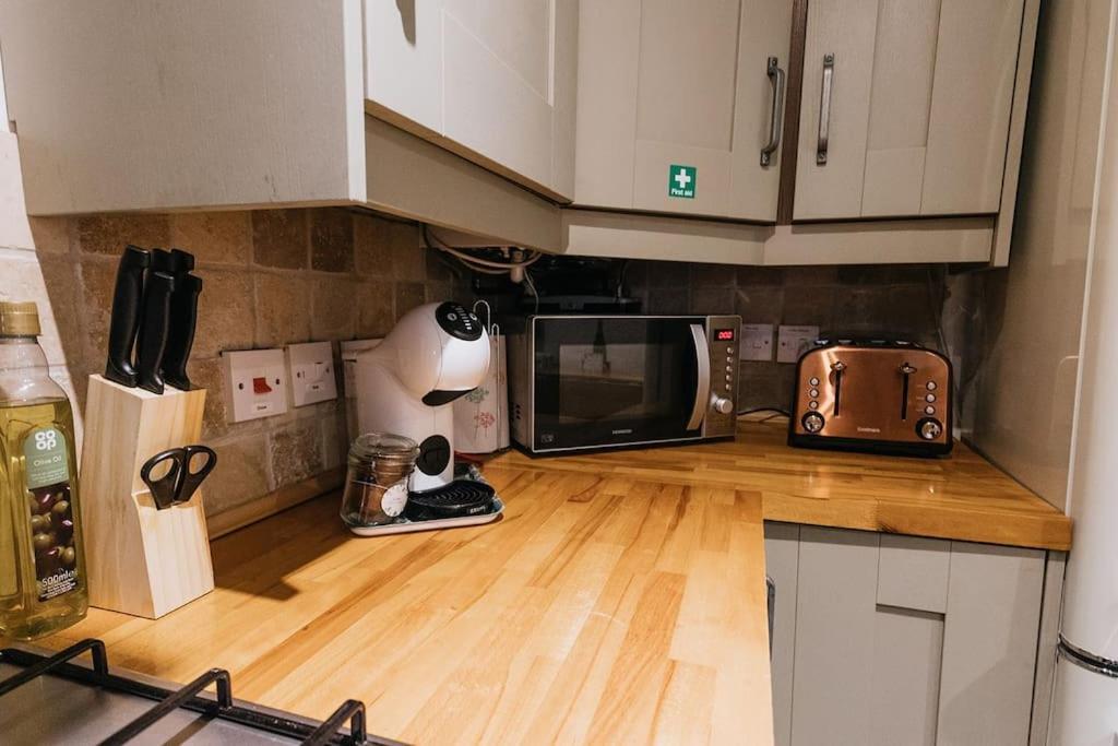 Fryers Cottage - Beautiful 2 Bedroom Town & Country Cottage On Edge Of Peak District Wirksworth エクステリア 写真