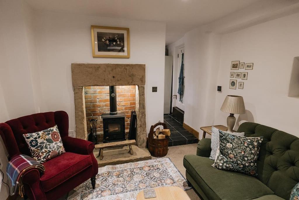 Fryers Cottage - Beautiful 2 Bedroom Town & Country Cottage On Edge Of Peak District Wirksworth エクステリア 写真